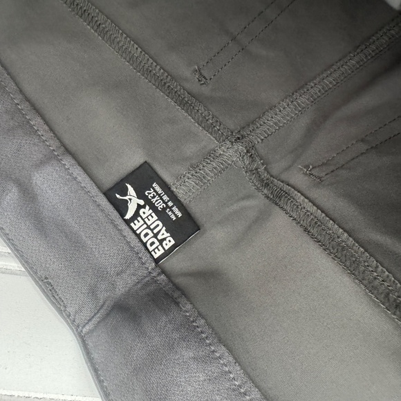 NEW Eddie Bauer Rainer Pant Active Fit 30W 32L Dark Smoke - Picture 6 of 9